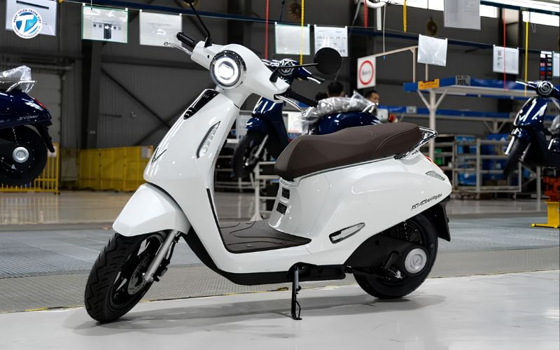 Những mẫu xe như xe máy điện VinFast Evo Grand trở thành lựa chọn phù hợp cho nhu cầu đi lại hằng ngày